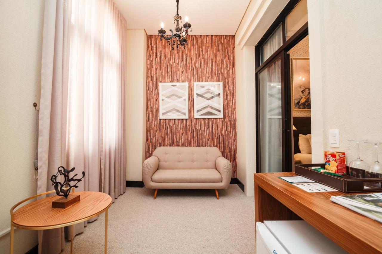 Pousada Luis XV Campos do Jordao Exterior photo A room at the hotel